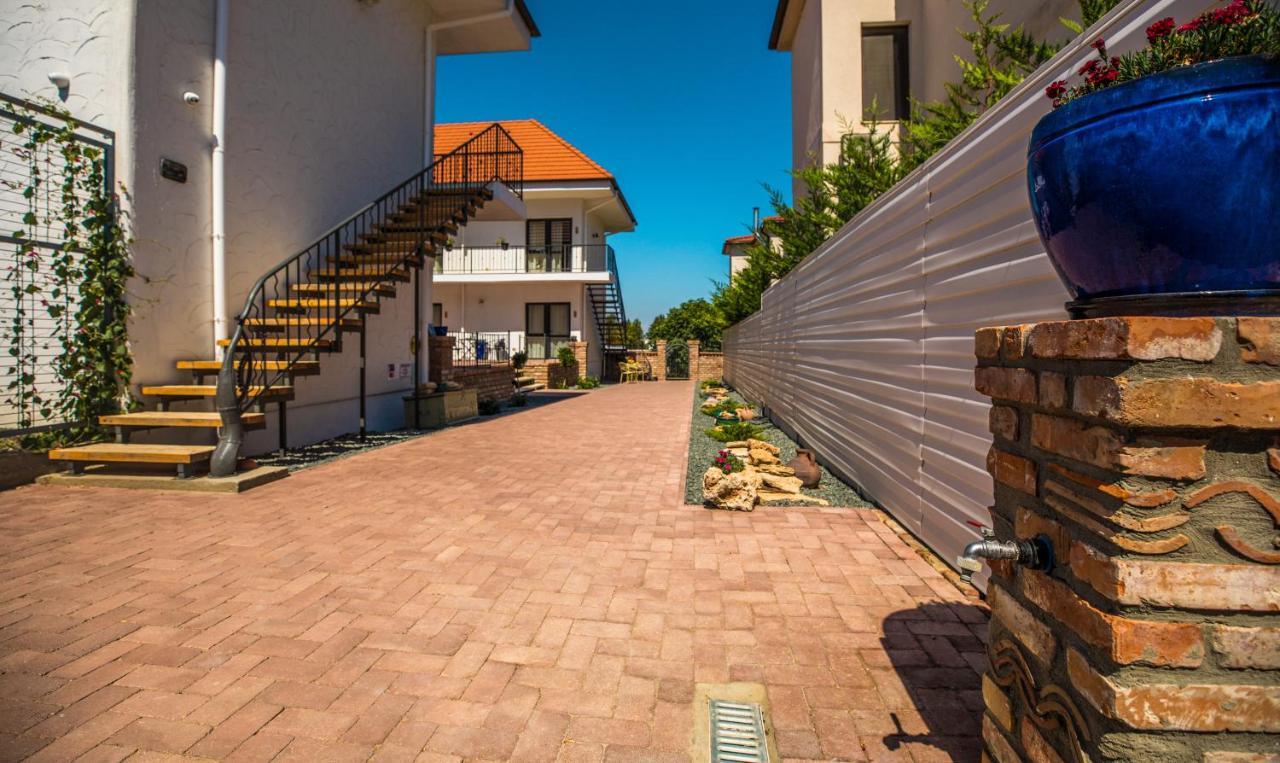Sunny Border (Adults Only) Hotel Vama Veche Bagian luar foto